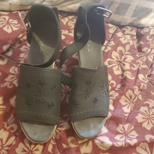 Black wedges very comfortable